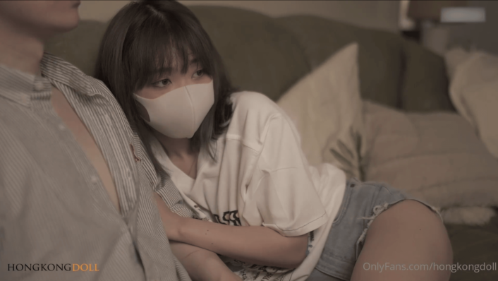 HongKongDoll – 一日女友 中篇 她是谁 00后码农沉迷漂亮姐姐 [3V/2.35GB]