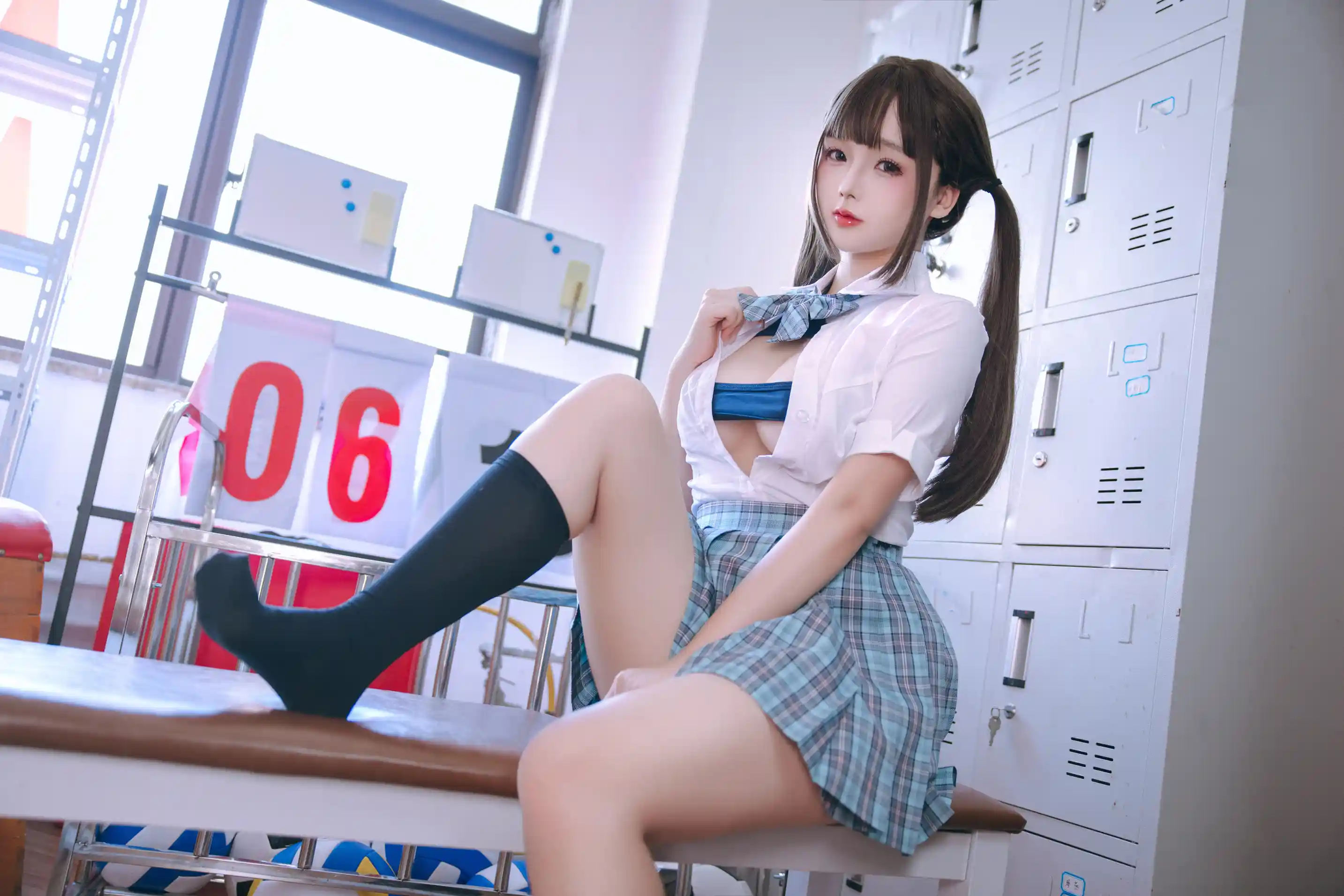 [图包]日奈娇 - 更衣室[195P/2.14G]