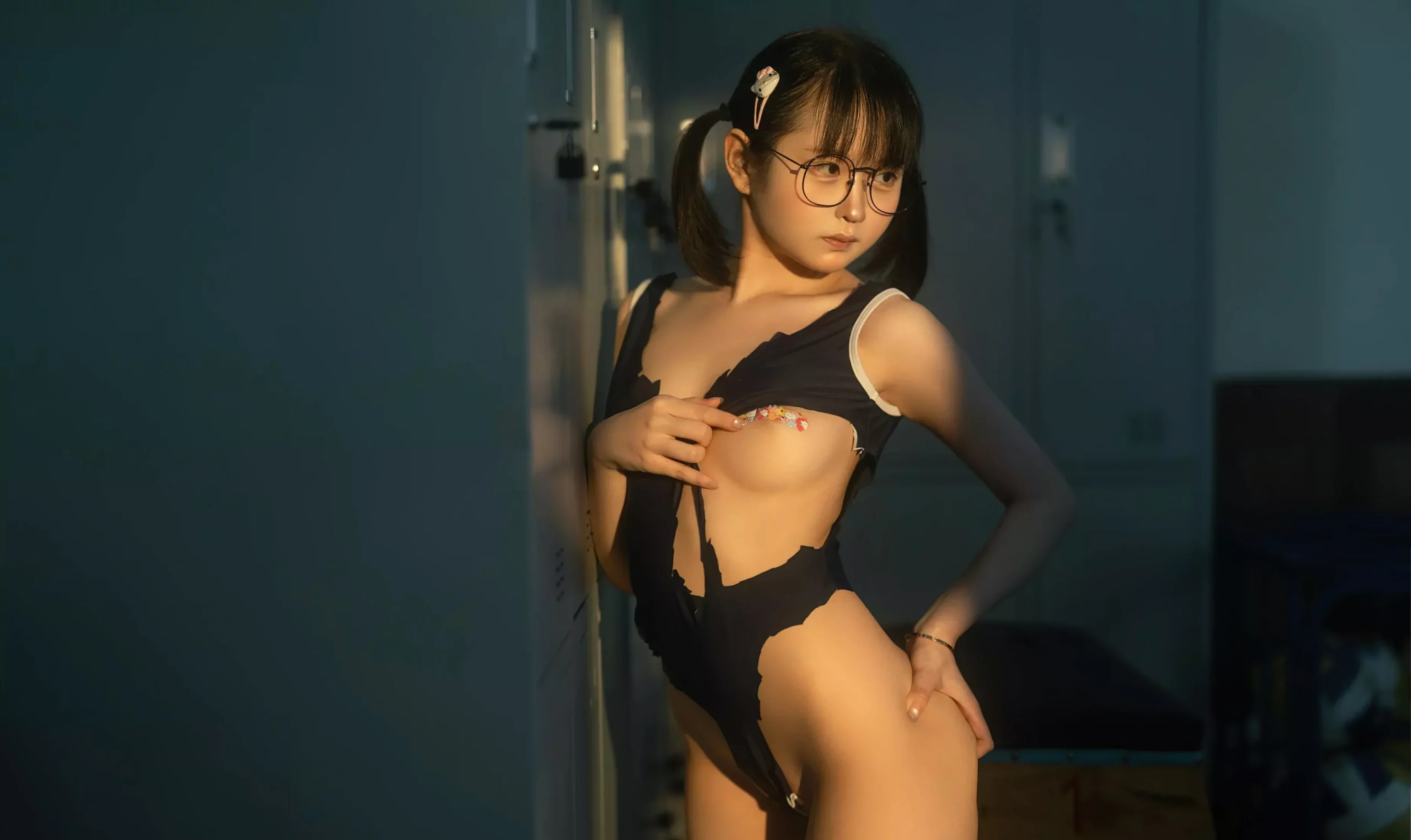 幼水铃衣 - 午间更衣室 [75P/227MB]