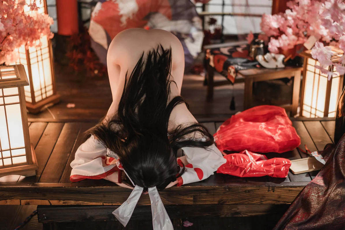 Natsuko夏夏子 – 碧蓝航线大山巫女兔 [70P/414MB]