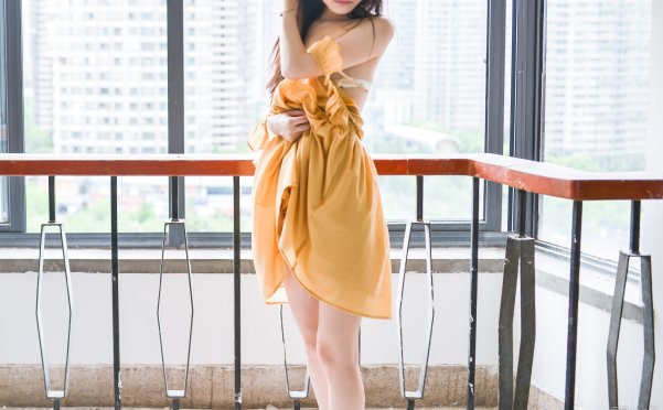 [萌兰酱]上海大学露出[99P/184MB]