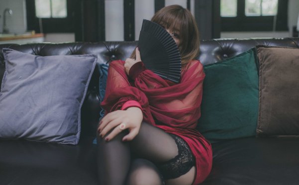 [会员][极品柚木写真]2019-05月众筹作品02[36P/472MB]