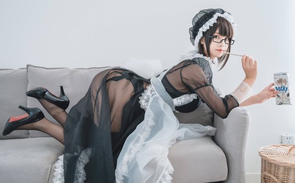 [蜜汁猫裘]透明女仆+巫女服[52P/301MB]