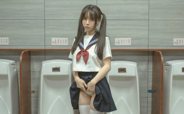 [会员][六味帝皇酱]厕所JK[70P/918MB]