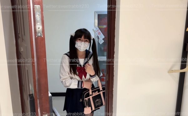 [会员][视图]软萌兔兔酱 - 陪玩的失身日记（42P+2V/440MB）